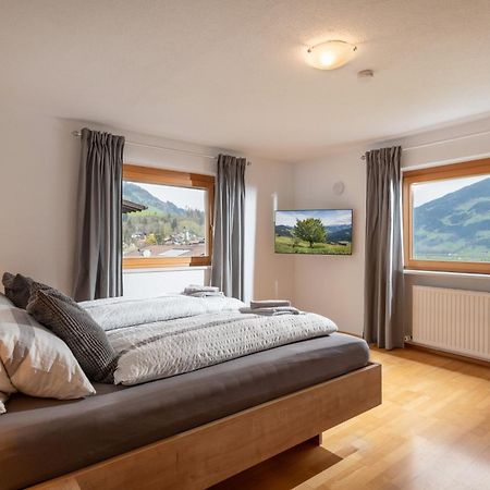 Apartments Gondelspass Fuegen Exterior photo