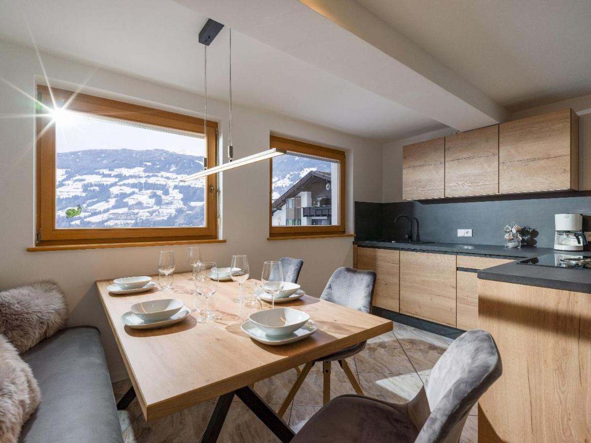 Apartments Gondelspass Fuegen Exterior photo