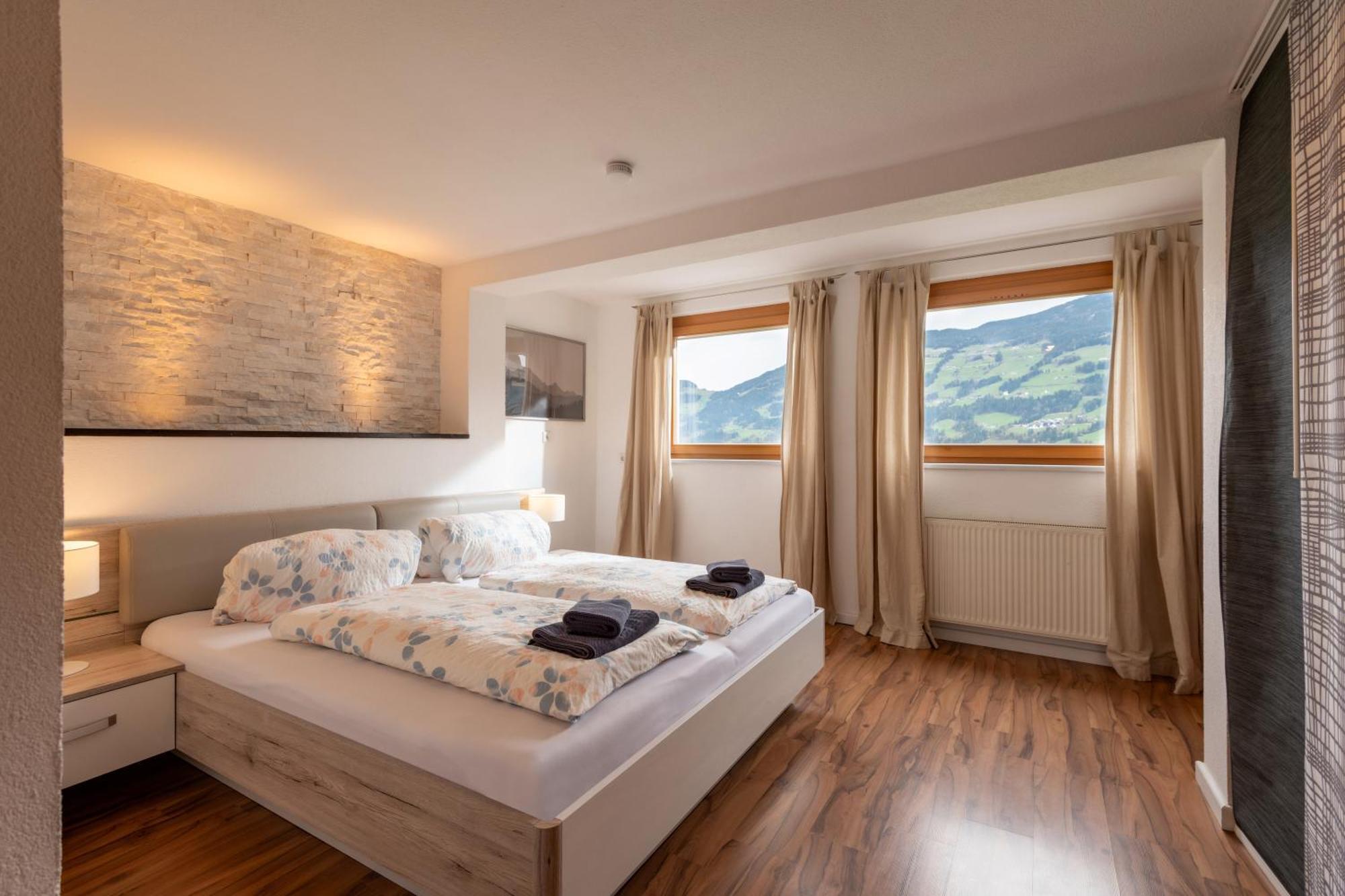 Apartments Gondelspass Fuegen Exterior photo
